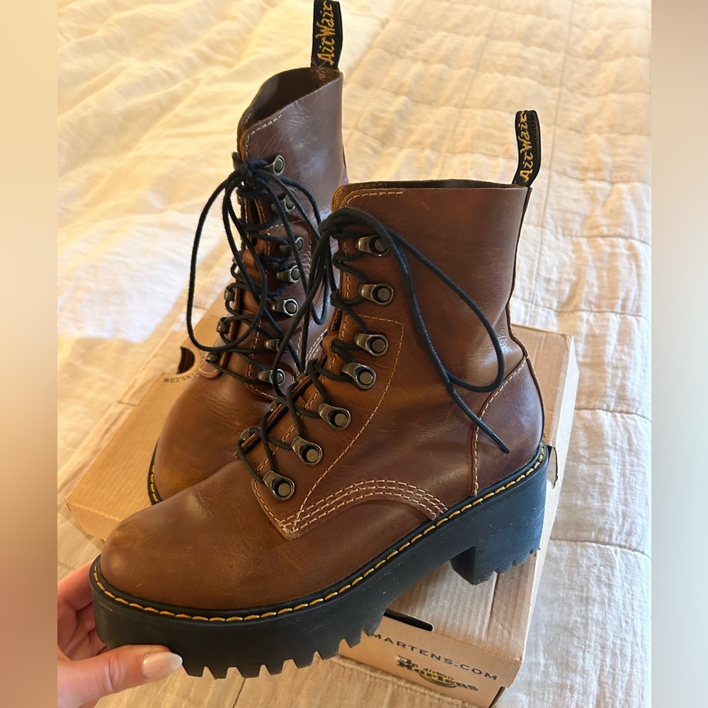 Dr. Martens Leona Boot in Butterscotch